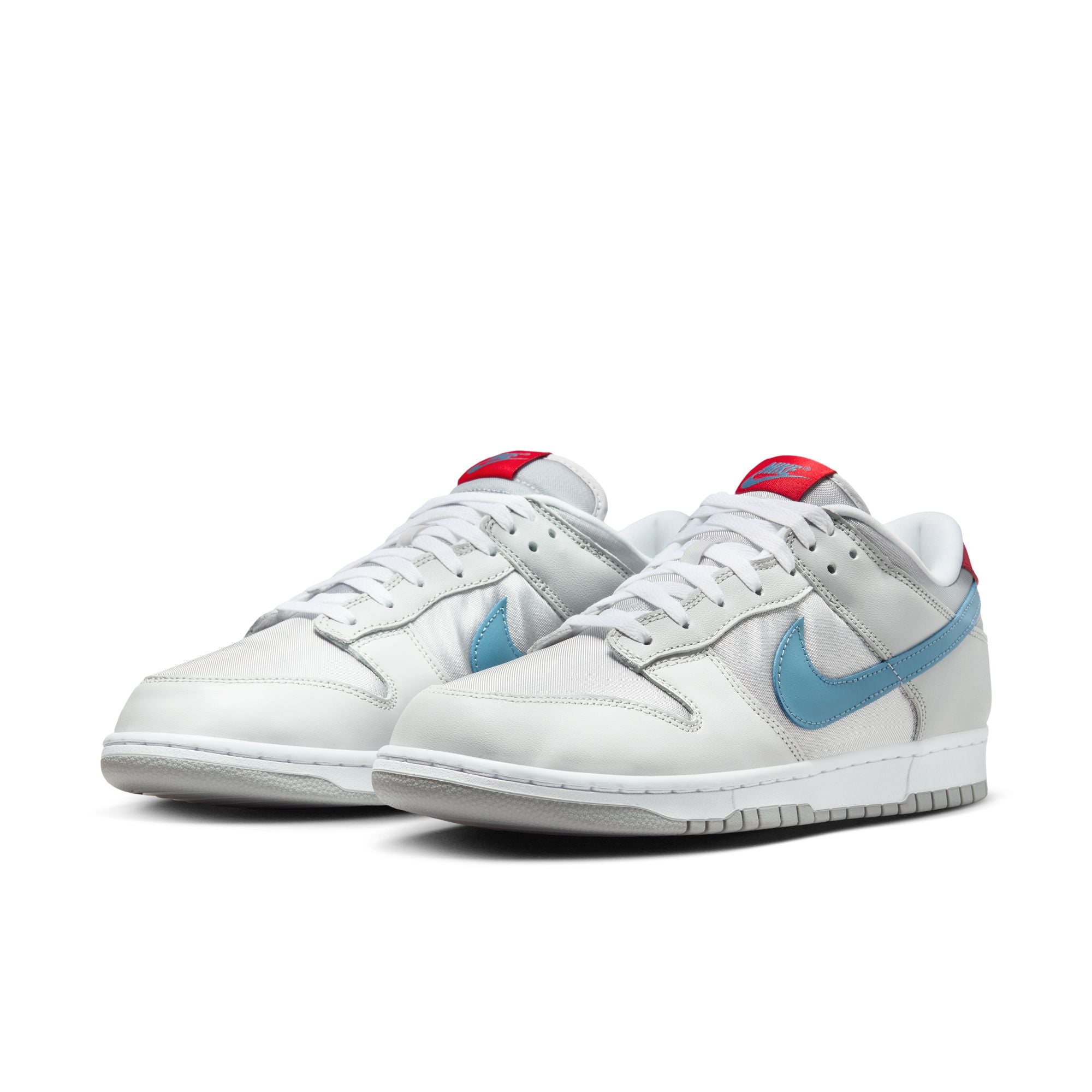 Dunk Low Silver Surfer