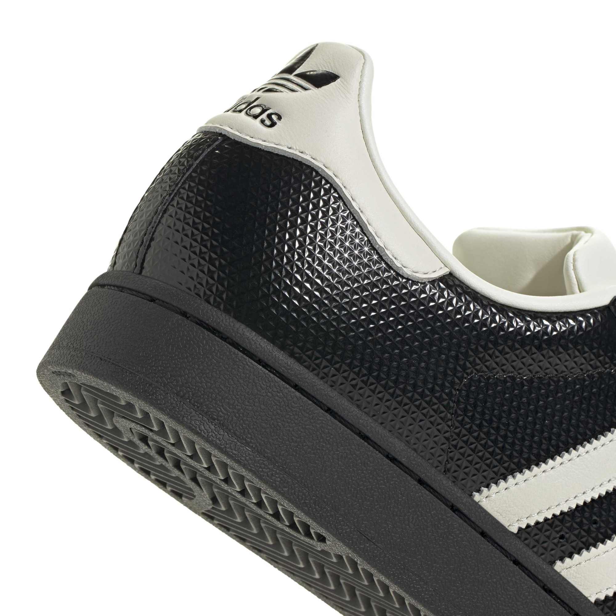 Superstar II Black Core White