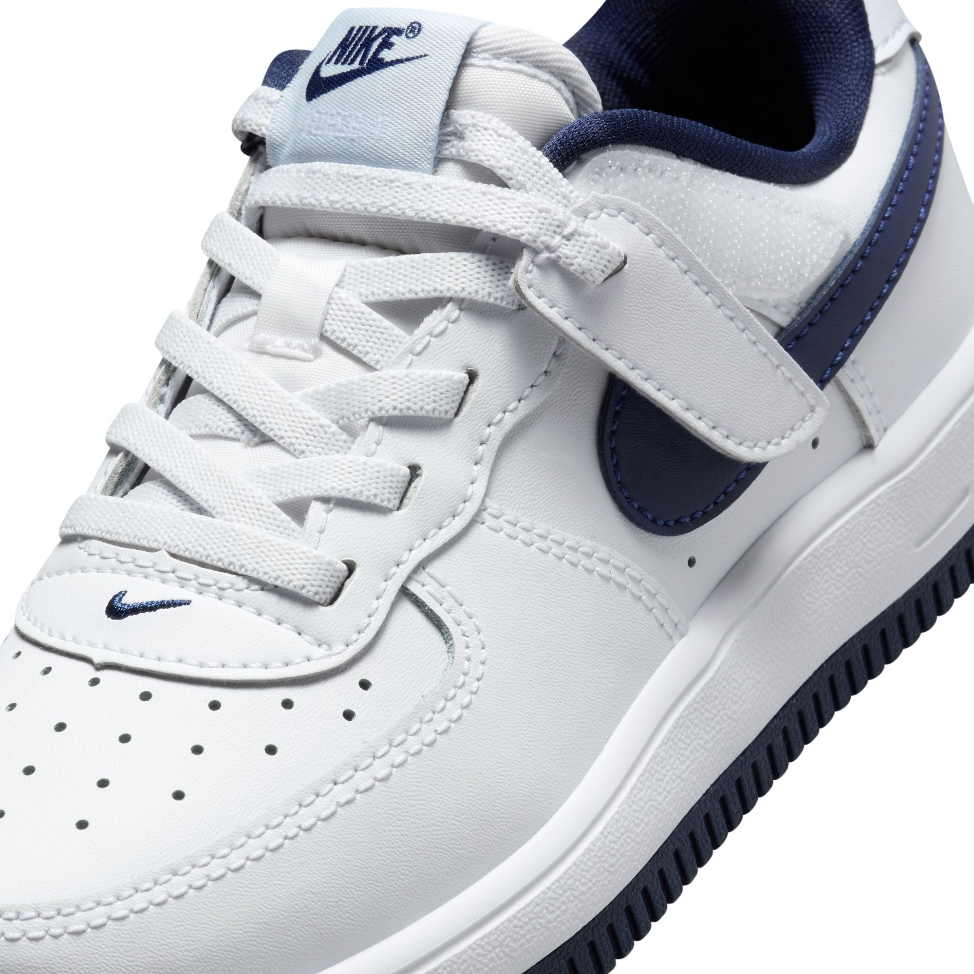 Force 1 Low EasyOn White PS