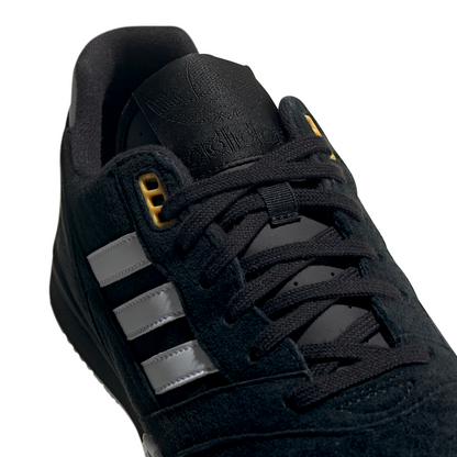 AR Trainer Black White