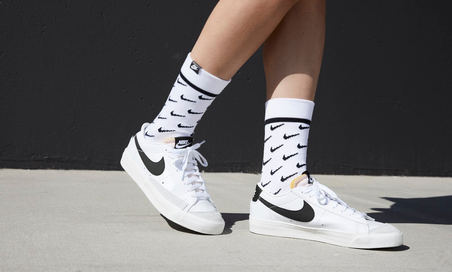 Blazer Low 77